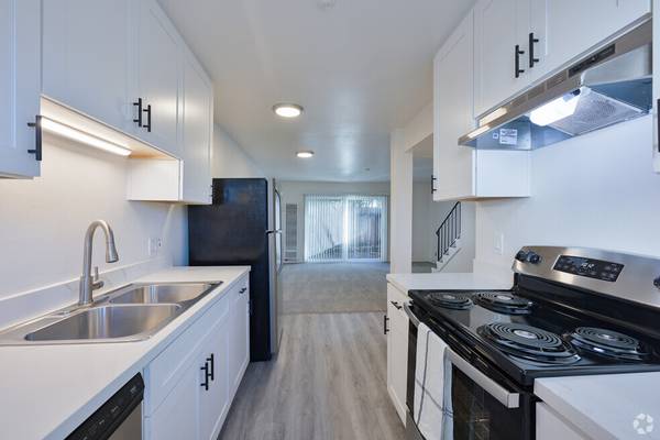 $2,800 / 3br - 1088ft2 - Lowered Rent w/MOVE IN SPECIAL (santa rosa)64049800817539124