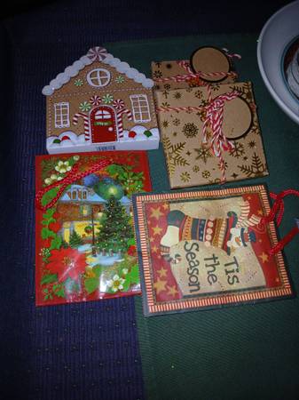 Holiday boxes and gift bag's 1