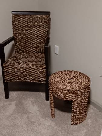 Like-new boudoir chair and side table 1