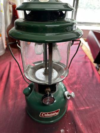 Coleman model 220K gas lamp 8/1980 1