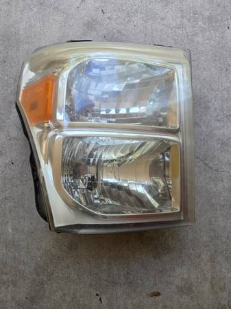 F350 Headlight Assembly 1