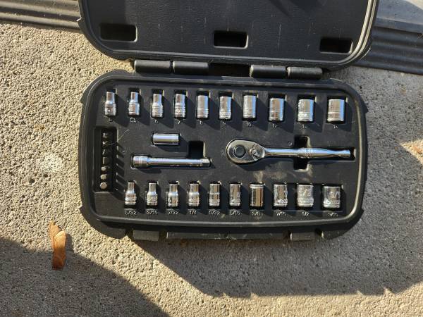 Socket Wrench Kit 1