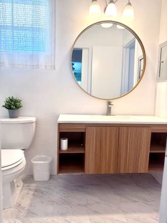 $2,400 / 1br - 800ft2 - Chic 1Bdrm 1Ba Condo 1 block to Aventura Mall (Aventura)63983674436610124