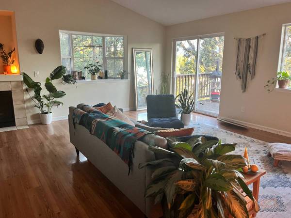 $550 / 1br - Private Bath + Comfortable Room in Mosier for $55063914740906242122