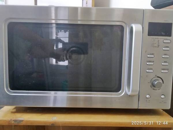 Kitchen microwave ready for pickup 1