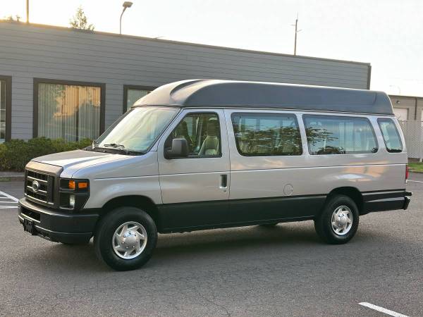 2011 Ford Econoline E250 Wheelchair Van - 1 OWNER / ONLY 49K MILES - $29,991 (Hillsboro Wheelchair Vans)63441466183811122