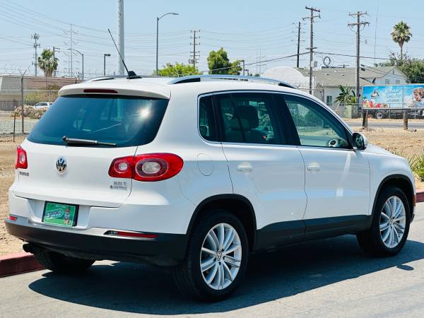 CLEAN TITLE 2011 VOLKSWAGEN TIGUAN (Backup Camera / Navigation) AWD - $5,490 (Sacramento)63619528461569124