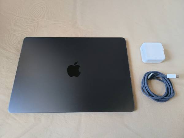2022 13" APPLE MACBOOK AIR W/ M2, 8 GB Ram, 256 GB SSD - $600 (East Plano/ Murphy)63471253226883120