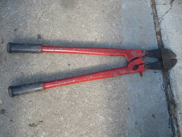 Bolt cutters 1