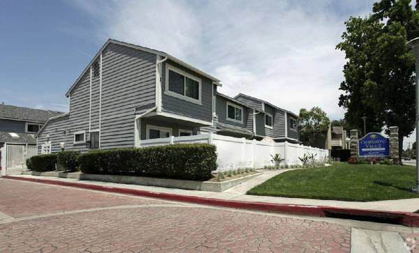 $3,450 / 3br - 1605ft2 - 3 bed 2 1/2 bath, appliances included (1625 E G St)64028083402243120
