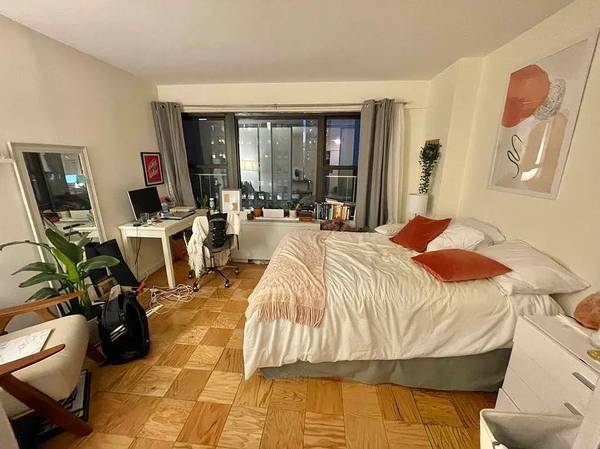 Room Available Now Move-In Ready 1