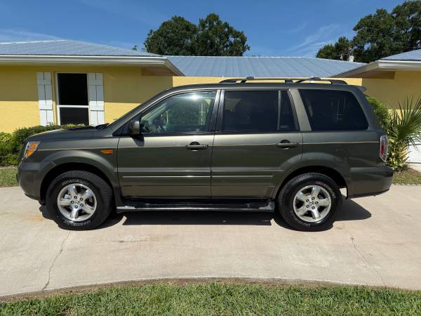 2006 Honda Pilot EX-L Venta Privada de Persona Mayor Cargado EXCELENTE ESTADO - $8,250 (Vero Beach)63612117867523124
