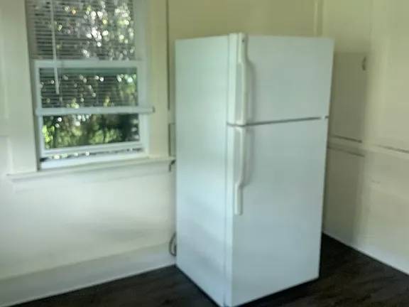 $1,000 / 1br - Charming 1-Bedroom with Bonus Room & Private Backyard63813715671937121