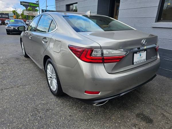 2016 Lexus ES 350 Base 58ABK1GG9GU028611 - $19,999 (For the Top Pre-owned Selection in the s)63623313547521124