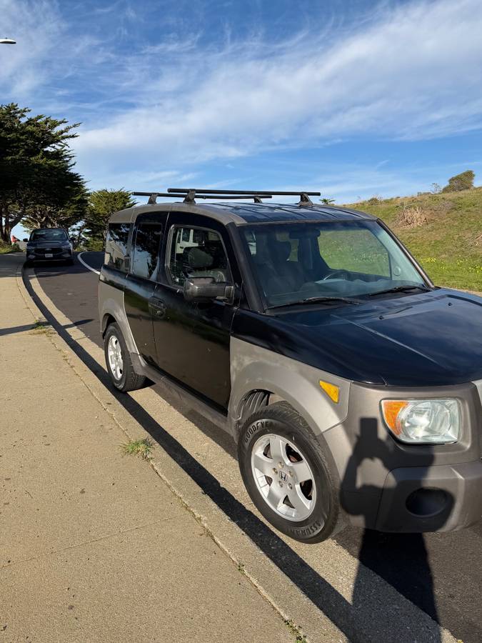 2005 Honda element AWD all in good condition and w