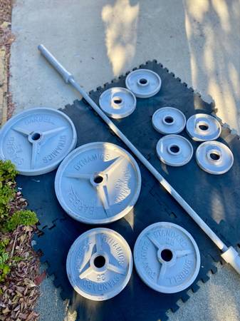 Dynamics Standard Barbell and Weight Plate Set 225 Pounds 1