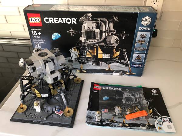 LEGO NASA Apollo 11 Lunar Lander (10266) 1
