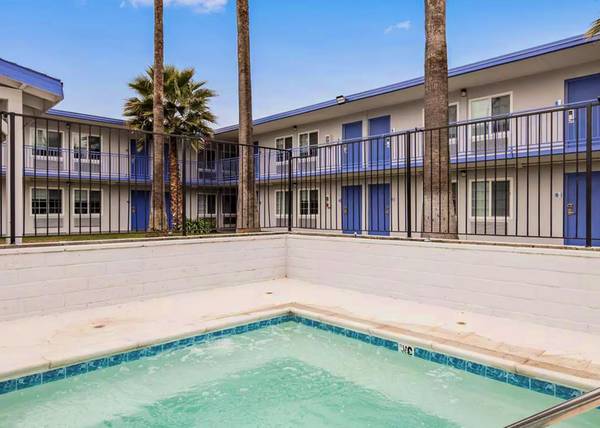 $550 / 1br - NEW SPECIAL: DISCOUNTED WEEKLY FLAT RATE + Complimentary Breakfast (Sacramento)64043836571522123