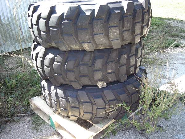 16.00 R 20XL Michelin Military tires 1