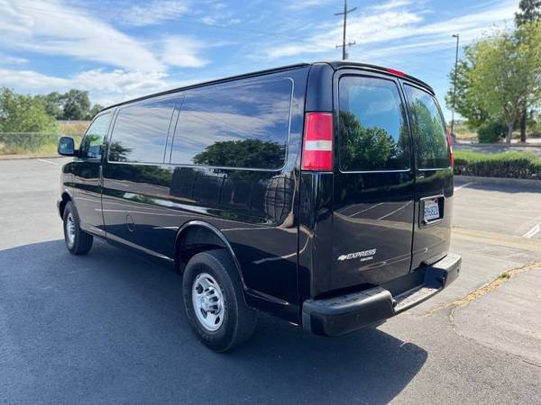 2016 Chevrolet Express 2500 - Photo 7
