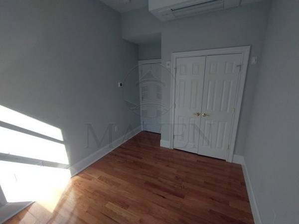 $2,600 / 2br - ¡Excelente edificio! 2 habitaciones! 1.5 baños! ¡Watertown SQ! Estacionamiento! Descontaminado de plomo! Lavandería! (Watertown Square)63856338683395123