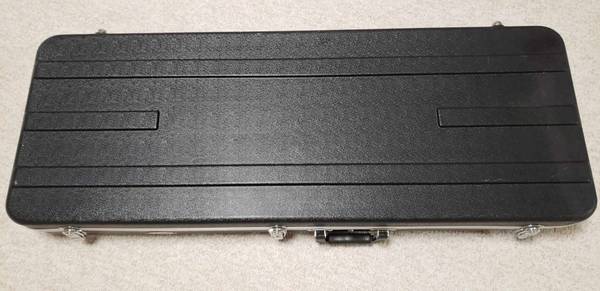 MBT Molded Hard Case Universal Fit For Most Guitars 1