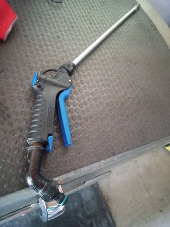 Hand held attachment for your garden hose adds water pressure for extra cleaning 1