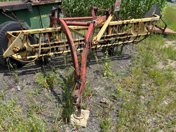 New Holland hay rake 1
