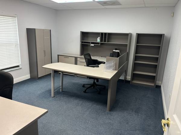 $1,650 / 900ft2 - OFICINA AMUEBLADA DE 4.5 HABITACIONES (Cape Canaveral)63846409516163122