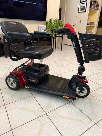Go-Go Sport 3 Wheel Mobility Scooter 1