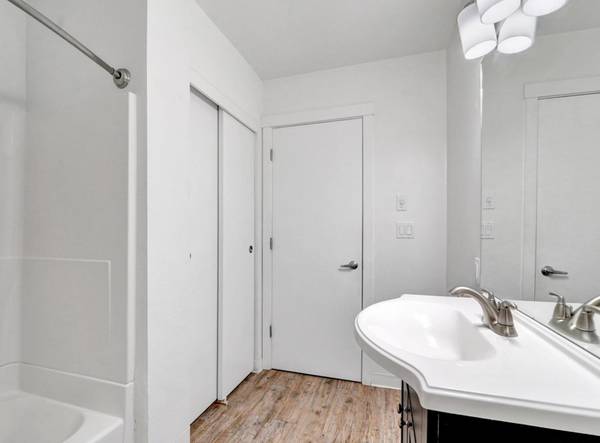 $1,495 / 2br - MOVE w 1/2 MONTH FREE - Energy Efficient Appliances (Halsey & I-84)63870108858499123