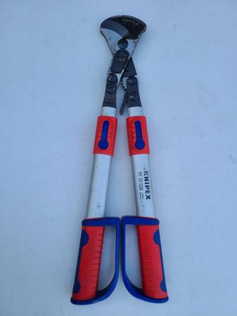 KNIPEX 95 32-038 22" TO 30" EXTENDABLE RATCHETING CABLE SHEARS 1