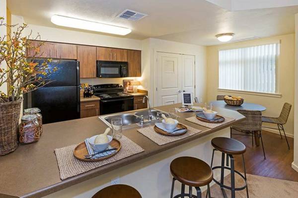$1,227 / 1br - Cyber Cafe, Pets Welcome (Breed Restrictions Apply),  Game Room (701 Alta St SW, Olympia, WA)63891325171585124