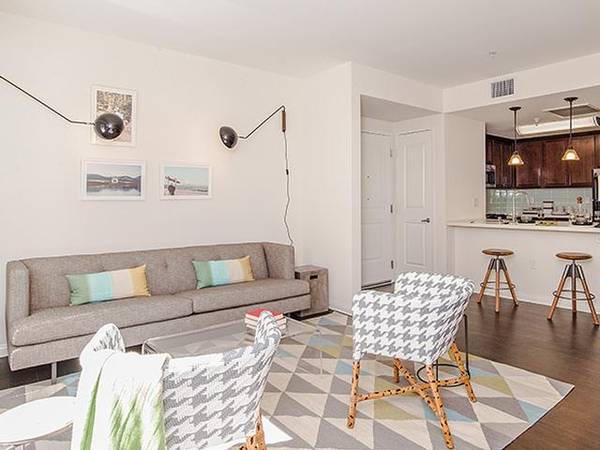 $3,409 / 2br - 983ft2 - Stunning 2 BR/2 BA with Private Balcony, Must-See! (LAX Westchester Playa Del Rey)63700996460803123