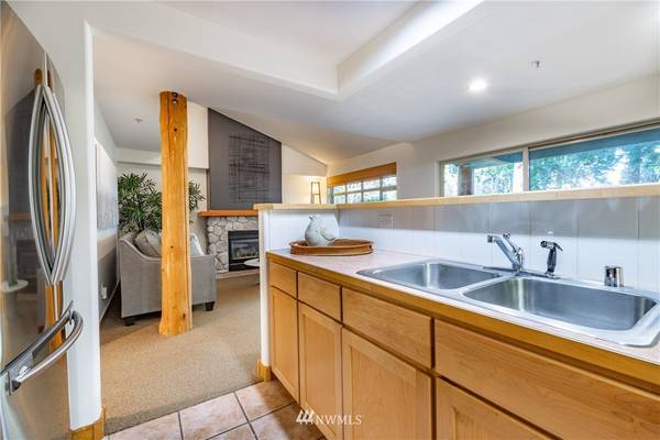 $2,000 / 2br - 987ft2 - 2BR/2BA Condo in Semiahmoo Gated Community (Blaine)63920958571394123