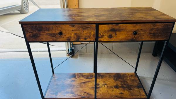 Walkway Console Table, 2 Matching Lamps 1