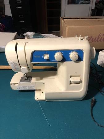 BROTHER ELECTRIC SEWING MACHINE-VX-1250 1