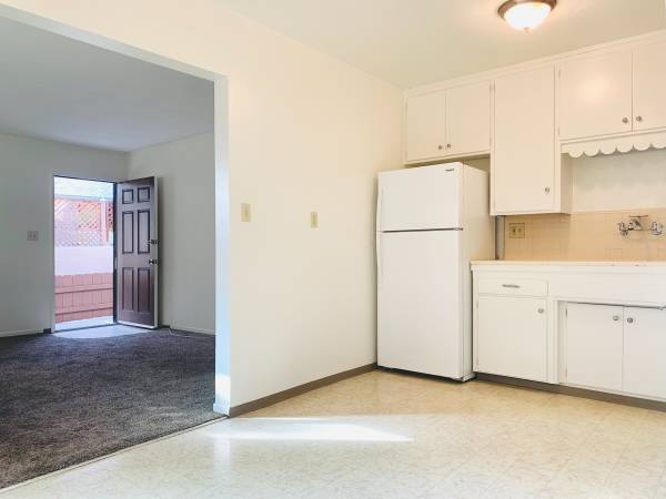 $3.495 / 3 habitaciones - 900 pies² - ¡UBICADO EN EL CORAZÓN DE PACIFIC BEACH! ¡APARTAMENTO DE 3 HABITACIONES Y 1 BAÑO! ¡$3.495/mes! (1213 Felspar Street)63663785689473123