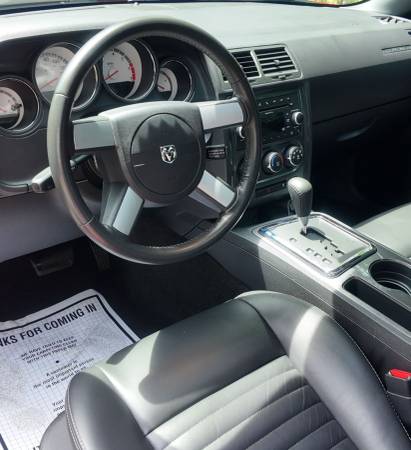 2010 Dodge Challenger  R/T Coupe - $19,995 (West Coast Autoworks Everett)63623226808321123