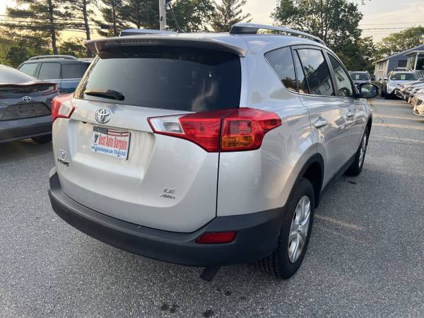 2015 Toyota RAV4 LE AWD, EFICIENTE EN COMBUSTIBLE, UN SOLO DUEÑO, CON CÁMARA DE REVERSA - $14,995 (Lowell MA 01851)63615352765315124