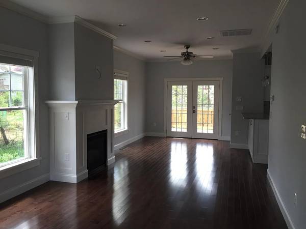 $2,200 / 3br - 1400ft2 - Beautiful Home In Heart Of West Asheville All Utilities Included! (Asheville)64029209217794124