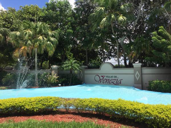 $2,450 / 3br - $2450 REMARKABLE 3B/2B IN VILLAS DE VENEZIA (SUNRISE)64001845688961121
