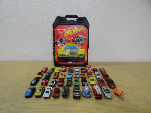 40 cars and case All for $25.00 1