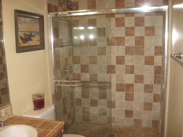 $1,175 / 200ft2 - Large Furnished Bedroom with Attached Bathroom (Simi Valley)63981243170051124