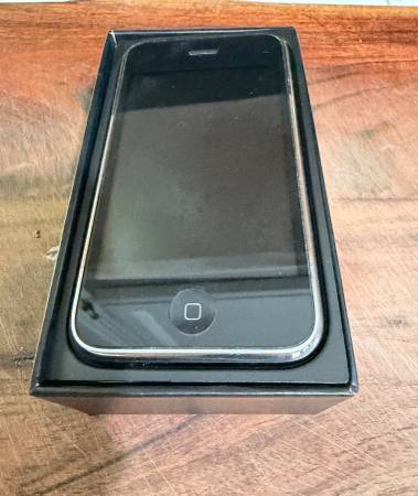 Vintage Apple iPhone 3GS 16GB Black - Collector Grade (Matching