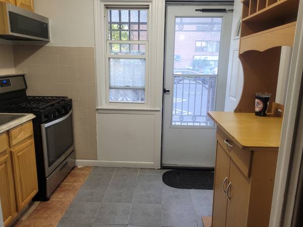 $2,400 / 2br - 800ft2 - Nice 2 bedrooms in p/h (Rego park)64033630979587123