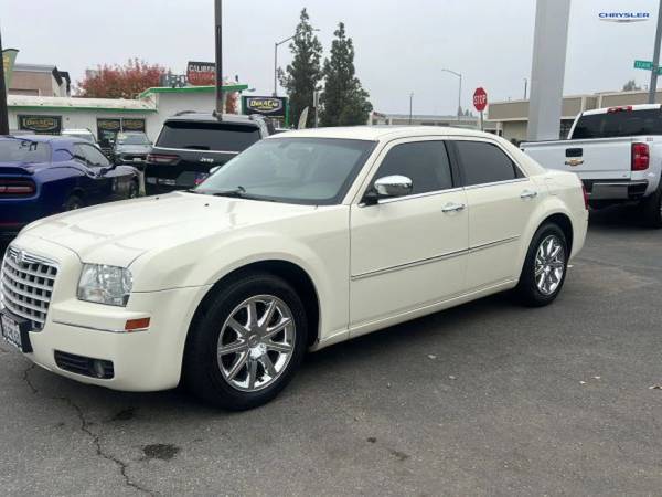 2010 Chrysler 300 Touring Signature Sedan 4D 1