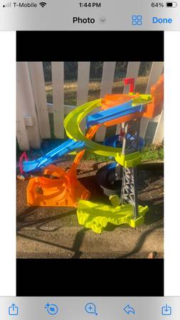 Hot wheels track lots of fun for kids 1