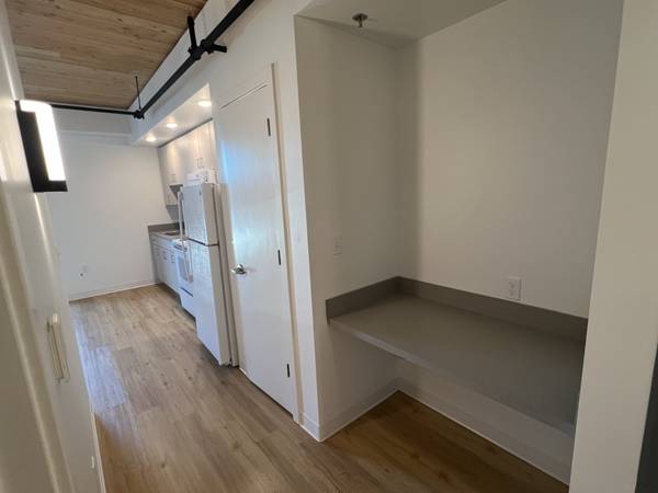 $1,210 / 331ft2 - No Smoking, Microwave, Street Parking (540 NE 99th Ave, Portland, OR)63820848933891123