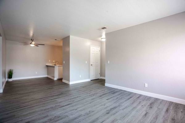 $2,267 / 2br - 840ft2 - Close to 65 & I-80, Ceiling Fans, BBQ Areas (5902 Springview Dr, Rocklin, CA)64043493718019122